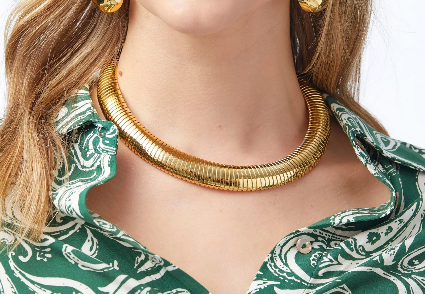 SNAKE CHAIN NECK