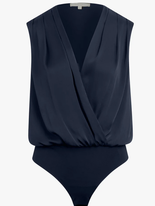 SLEEVELESS DATE BLOUSE