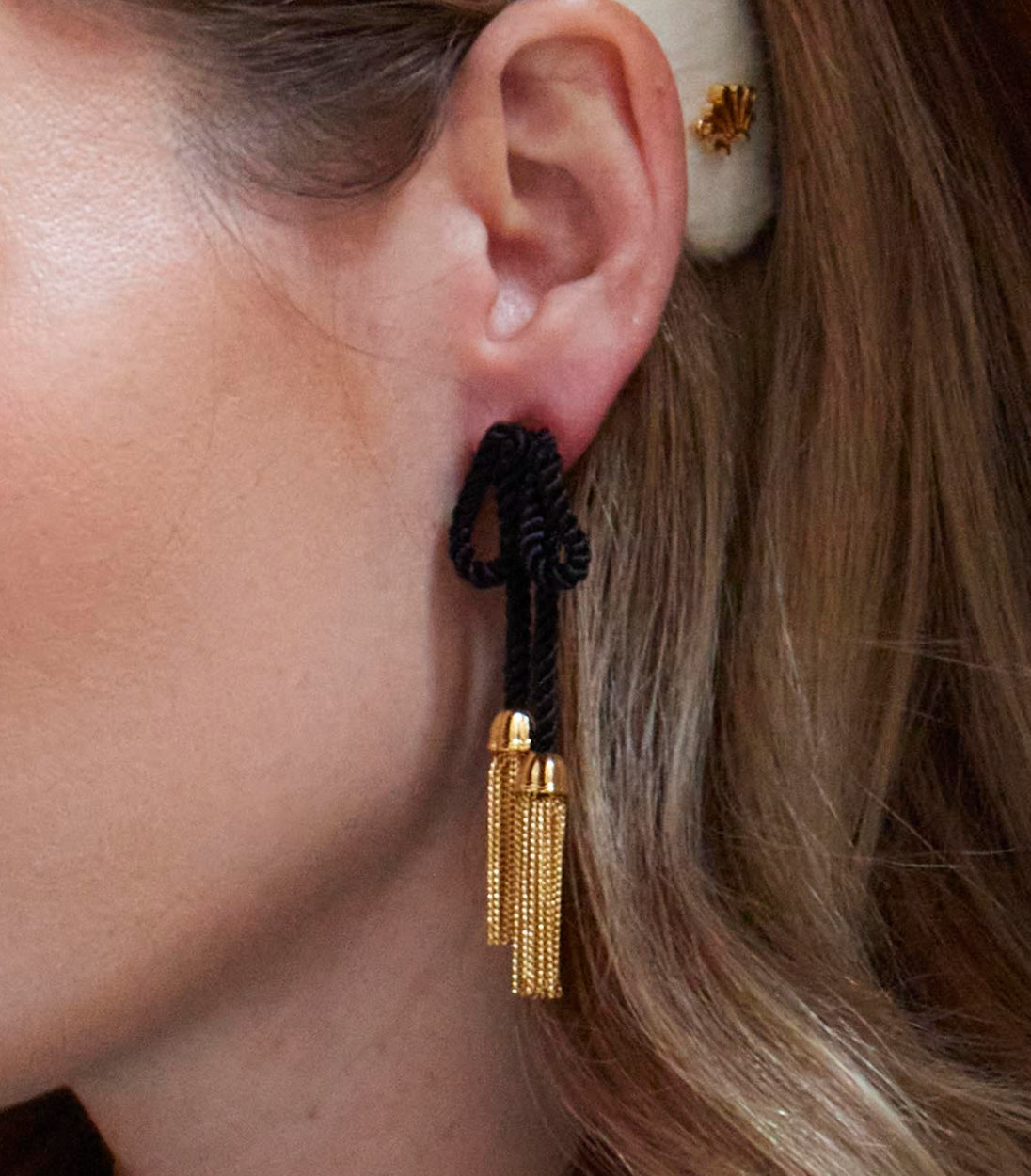 JET BOW TASSEL EARRING