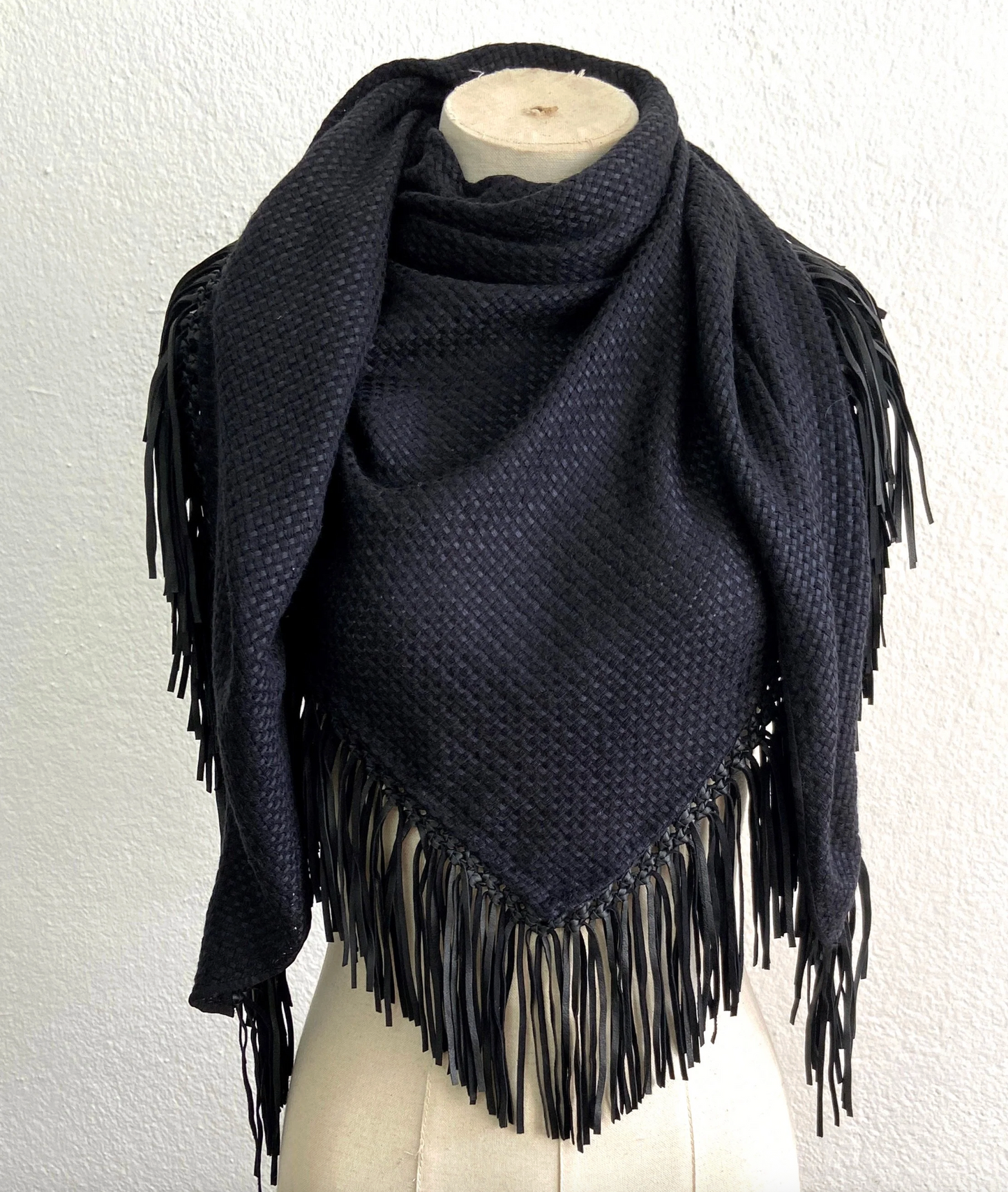 BASKET WEAVE FRINGE SCARF