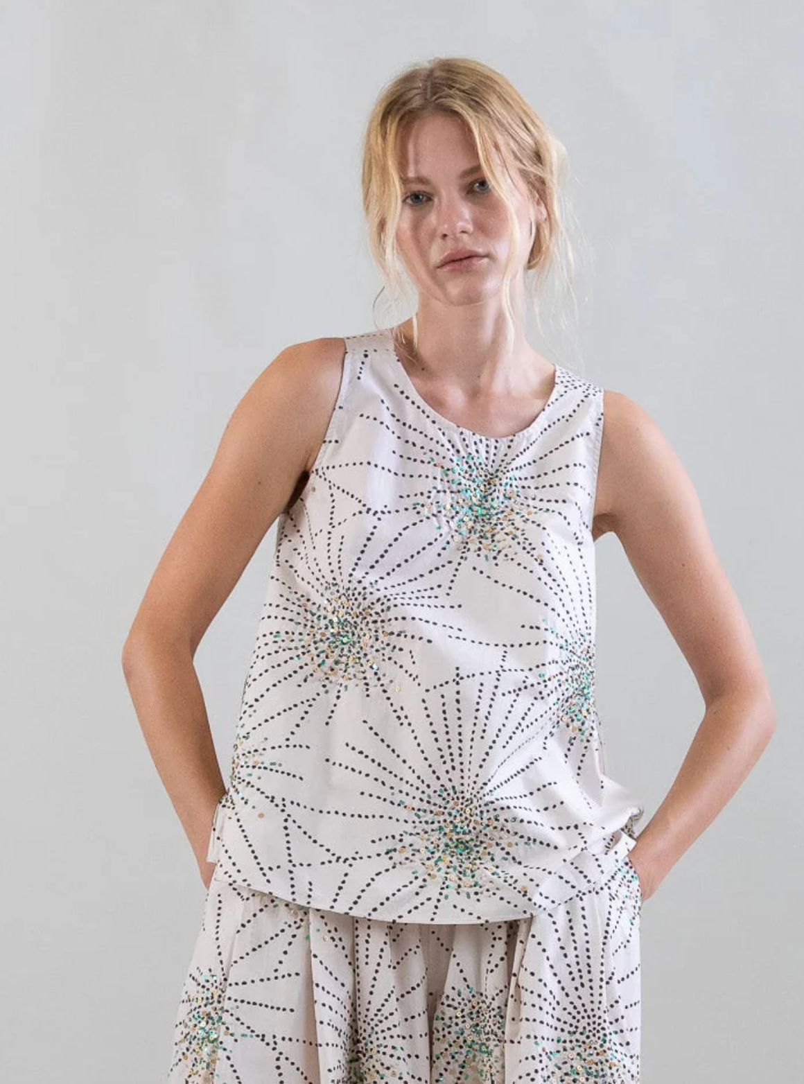WOMEN TOP